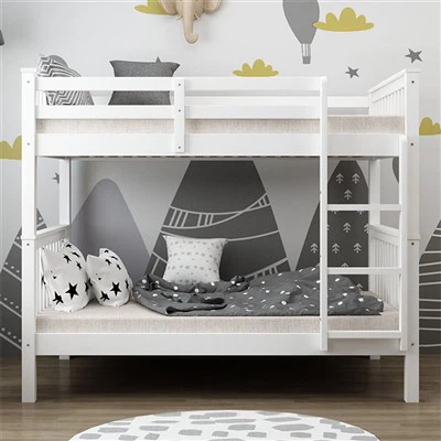 Łóżko piętrowe w pokoju dziecięcym